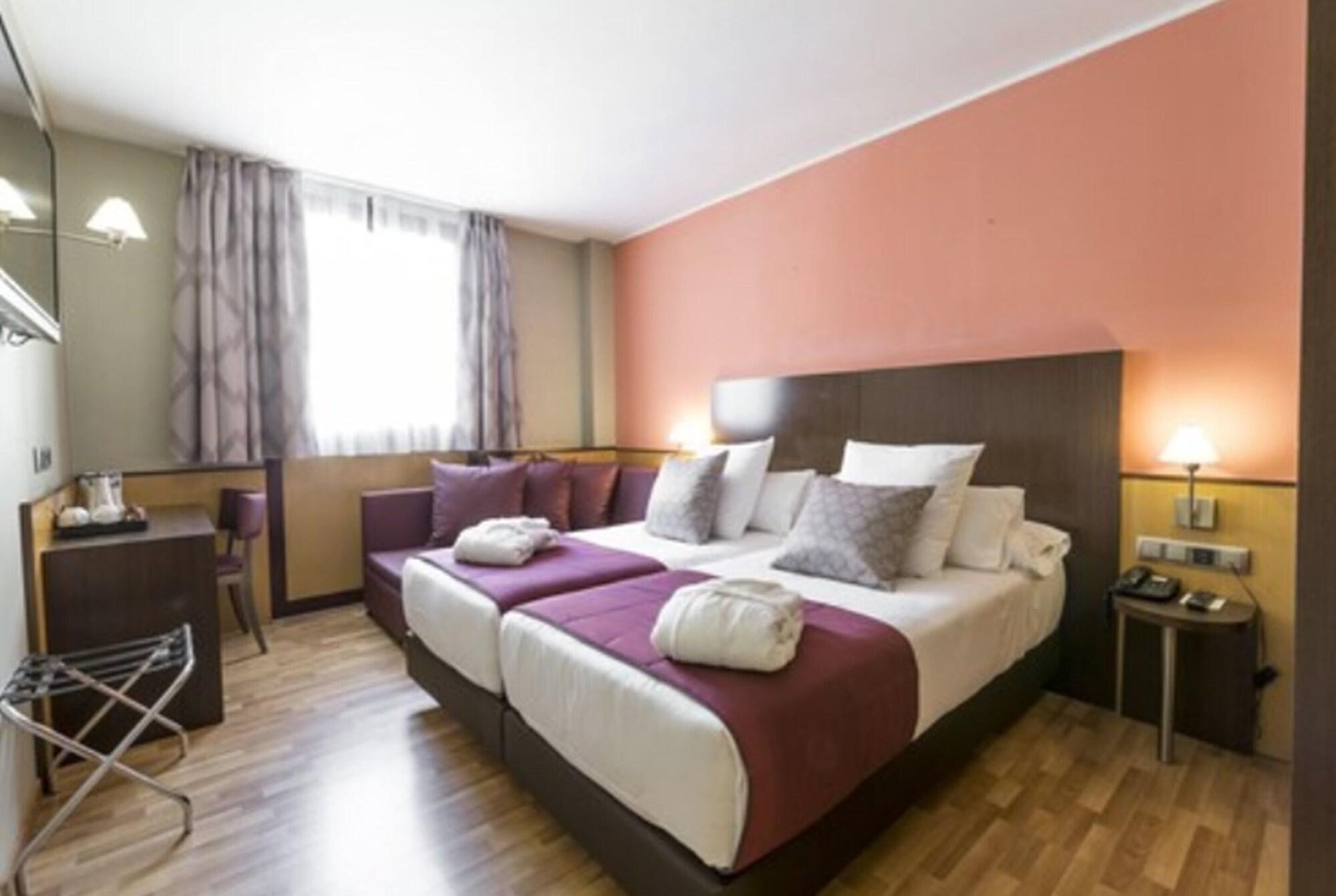Hotel Ronda Lesseps Barcelona Ngoại thất bức ảnh